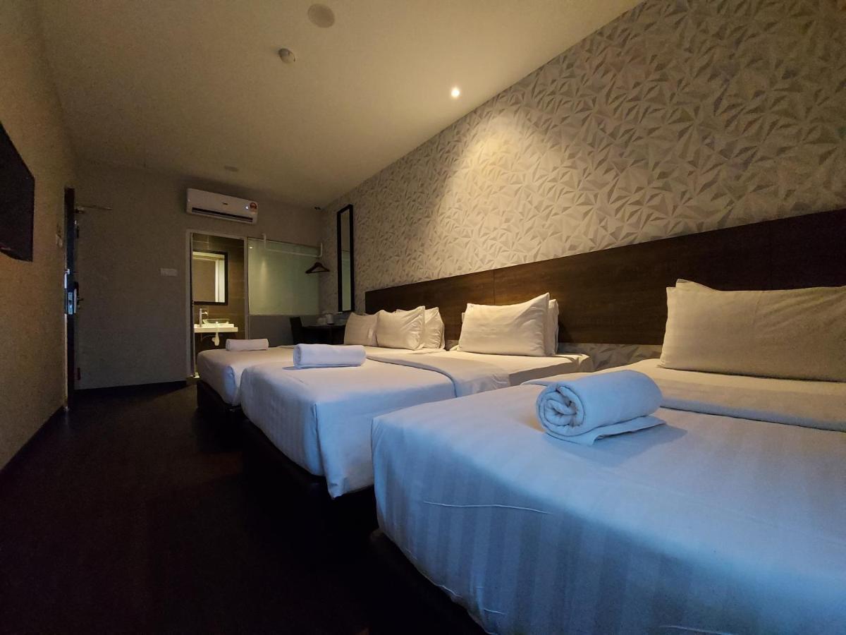 Miico Hotel @ Mount Austin Johor Bahru Exteriör bild