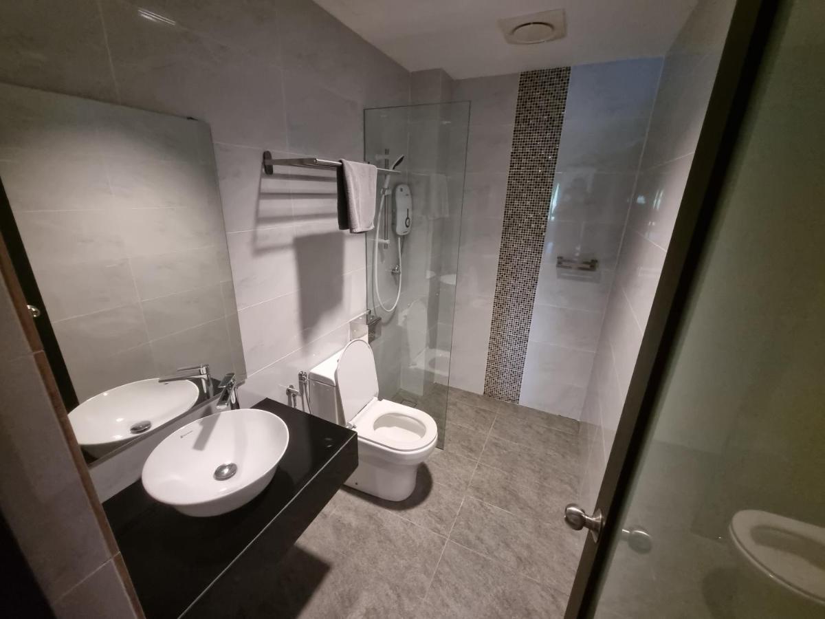 Miico Hotel @ Mount Austin Johor Bahru Exteriör bild