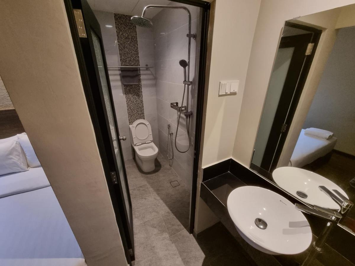 Miico Hotel @ Mount Austin Johor Bahru Exteriör bild
