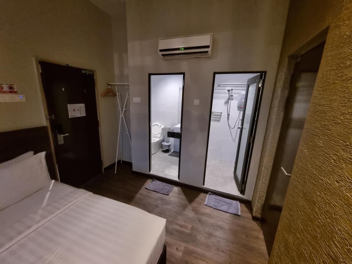Miico Hotel @ Mount Austin Johor Bahru Exteriör bild