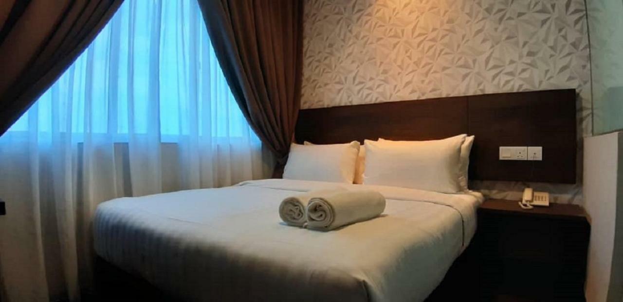 Miico Hotel @ Mount Austin Johor Bahru Exteriör bild