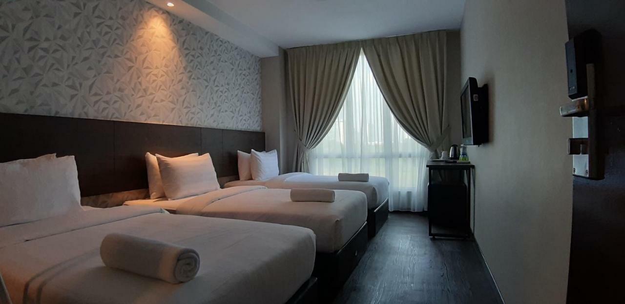 Miico Hotel @ Mount Austin Johor Bahru Exteriör bild