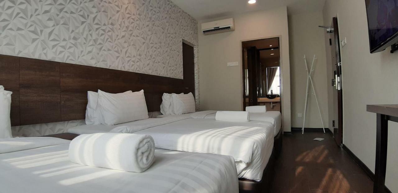Miico Hotel @ Mount Austin Johor Bahru Exteriör bild