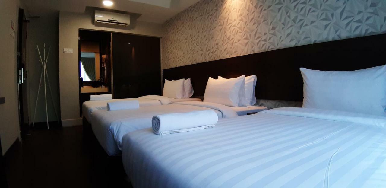 Miico Hotel @ Mount Austin Johor Bahru Exteriör bild