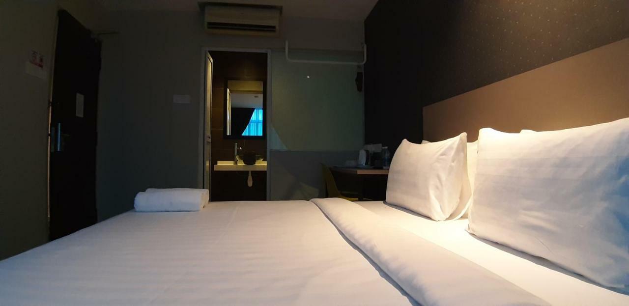 Miico Hotel @ Mount Austin Johor Bahru Exteriör bild