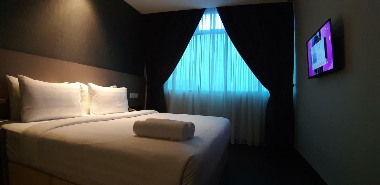Miico Hotel @ Mount Austin Johor Bahru Exteriör bild