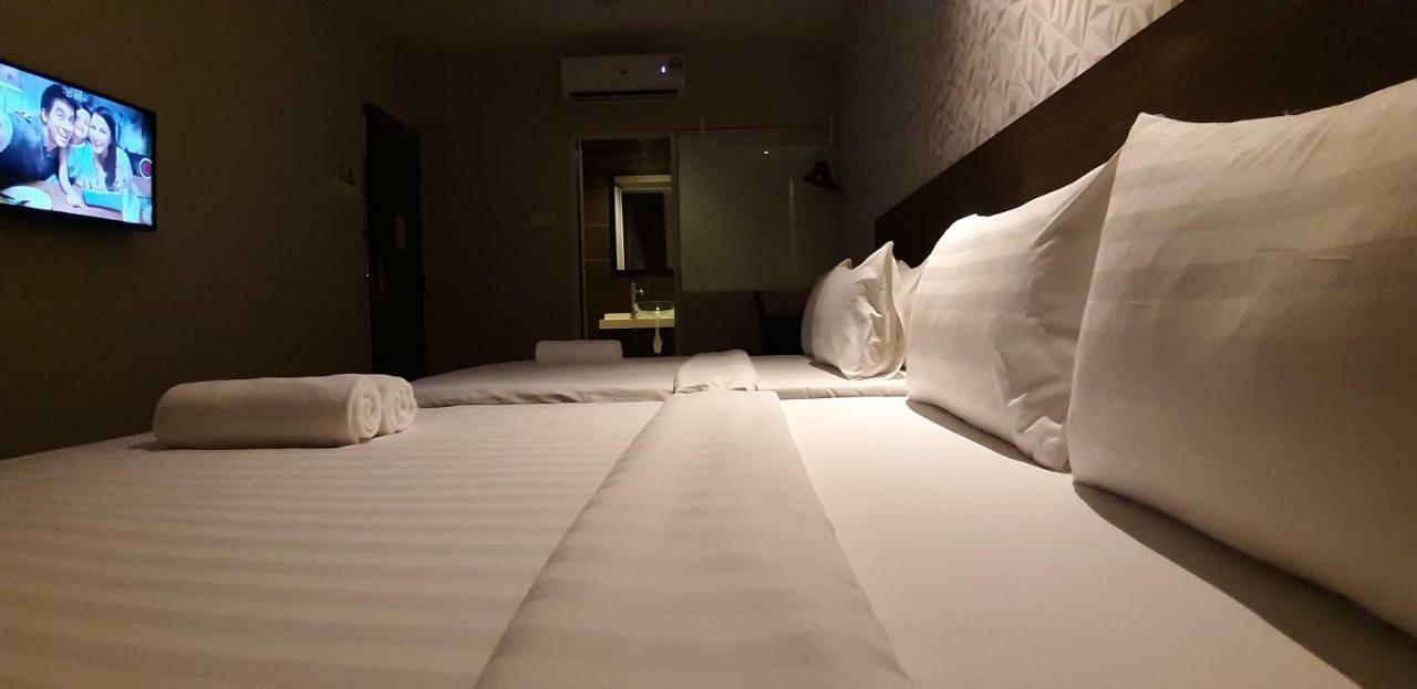 Miico Hotel @ Mount Austin Johor Bahru Exteriör bild