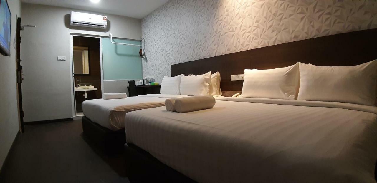 Miico Hotel @ Mount Austin Johor Bahru Exteriör bild