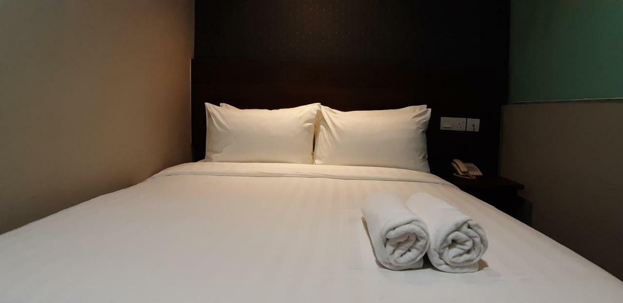 Miico Hotel @ Mount Austin Johor Bahru Exteriör bild