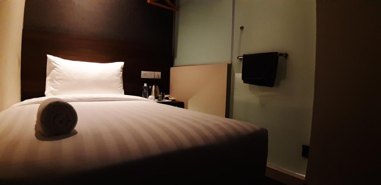 Miico Hotel @ Mount Austin Johor Bahru Exteriör bild