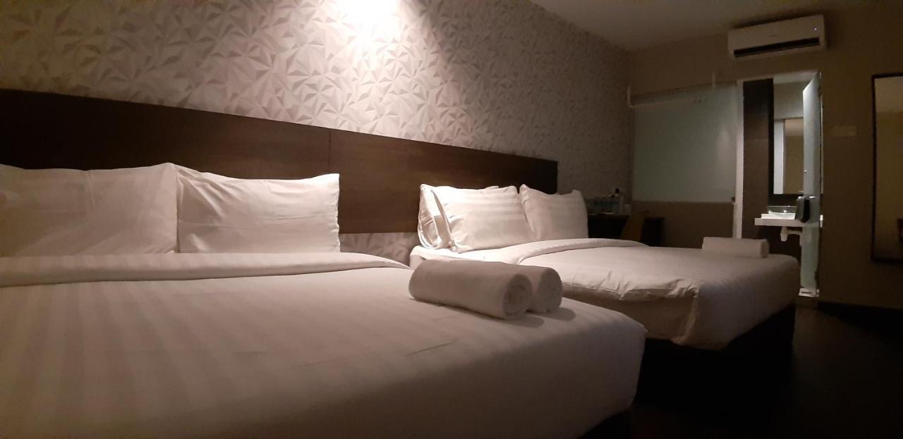 Miico Hotel @ Mount Austin Johor Bahru Exteriör bild