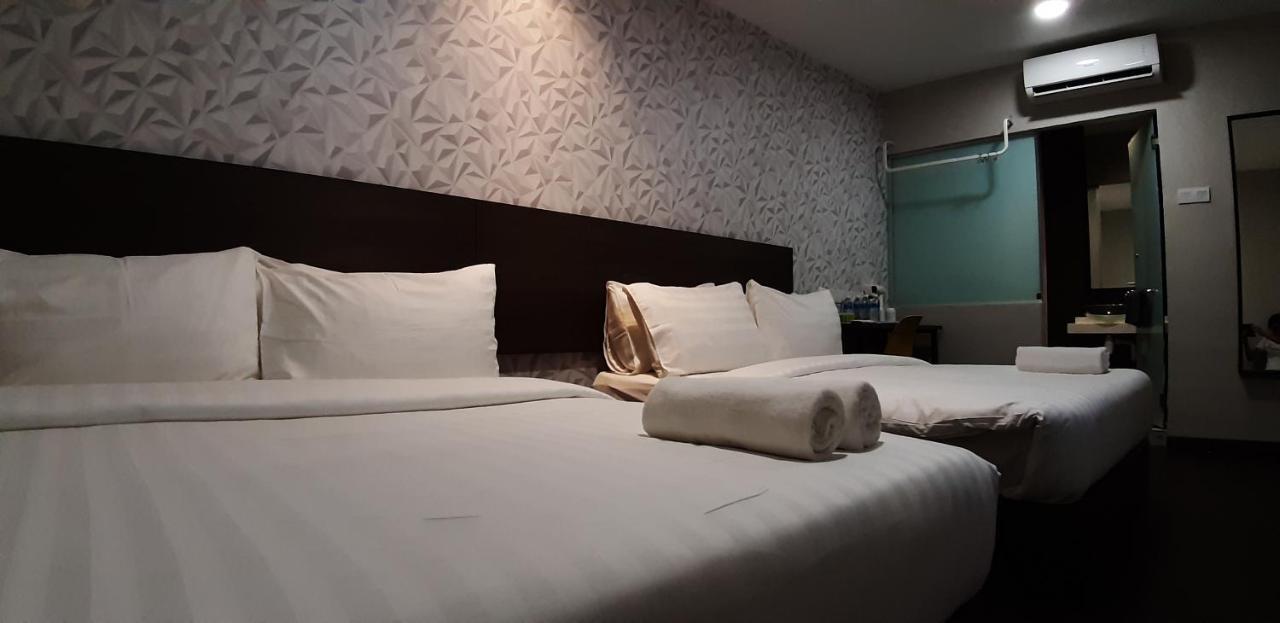 Miico Hotel @ Mount Austin Johor Bahru Exteriör bild