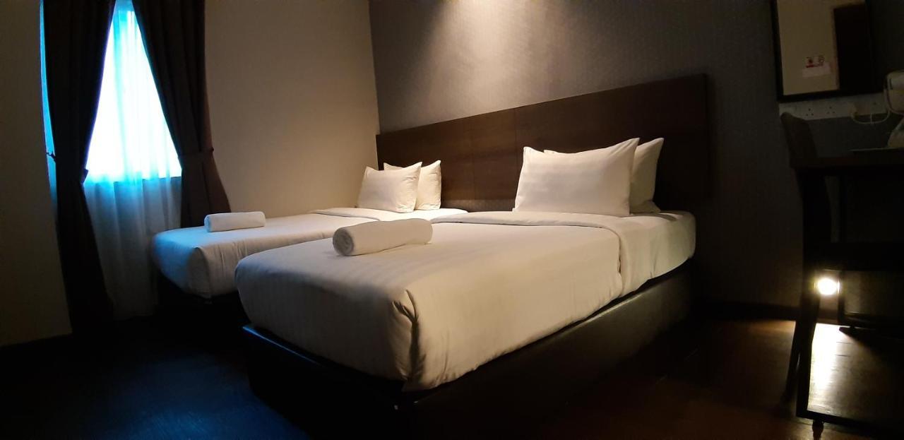 Miico Hotel @ Mount Austin Johor Bahru Exteriör bild