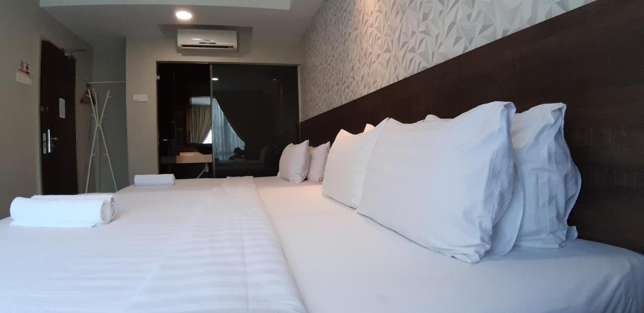 Miico Hotel @ Mount Austin Johor Bahru Exteriör bild