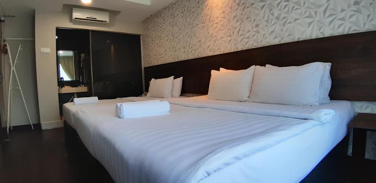 Miico Hotel @ Mount Austin Johor Bahru Exteriör bild