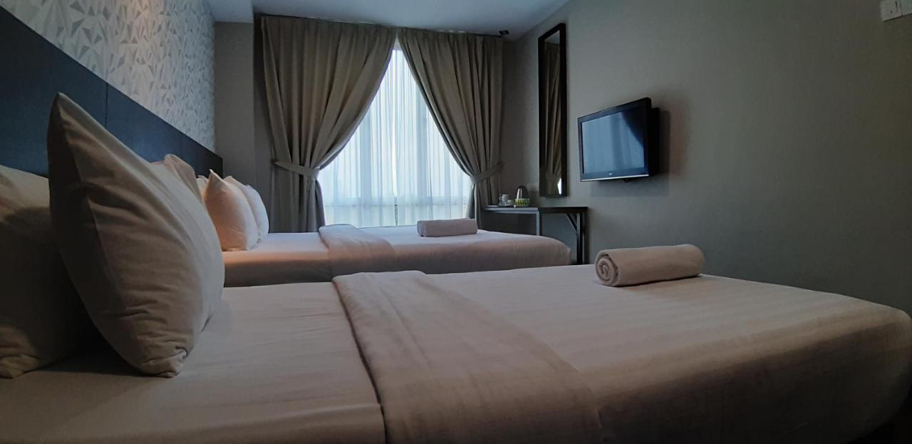 Miico Hotel @ Mount Austin Johor Bahru Exteriör bild